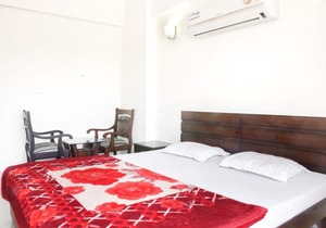 Apartment room in Sec-39, Gurgaon, by GuestHouser 18890