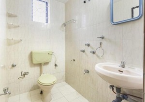 Apartment with parking in Candolim, Goa, by GuestHouser 62124