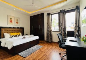 BluO 1BHK Defence Colony Mkt - Balcony, Parking