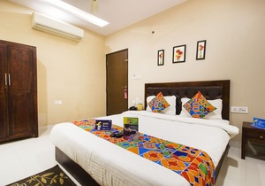 FabExpress Travelers Lodge