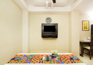 FabExpress Travelers Lodge