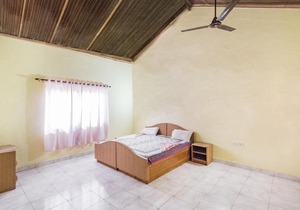 Guest house room in Candolim, Goa, by GuestHouser 2414