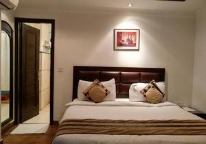 Hotel Aaron Castle (A Home away Home)