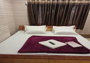 Hotel Raahat Palace