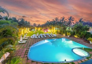 O Hotel Goa, Candolim Beach