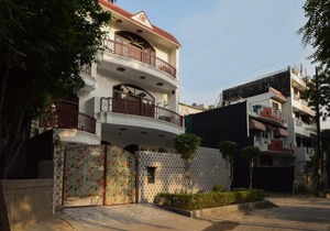 OYO 22505 Happy Valley Hotel