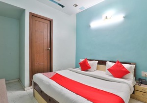 OYO 27689 Hotel Haveli Inn