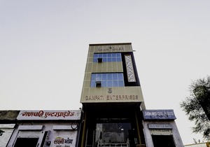 OYO 28339 Hotel Rama