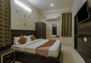 OYO 28339 Hotel Rama