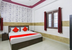 OYO 69003 Elite Hotel Dharma Inn
