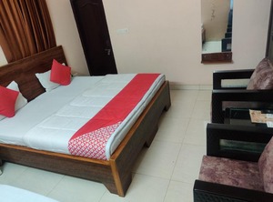 Hotel Anand Palace | Sindhi Camp