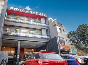 Townhouse Chattarpur | Chhatarpur