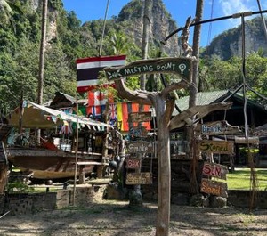 Chill Bar Bungalows 