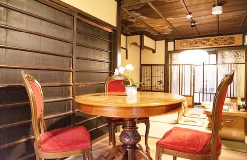 Fushimi Apartment | 忍 稲荷邸