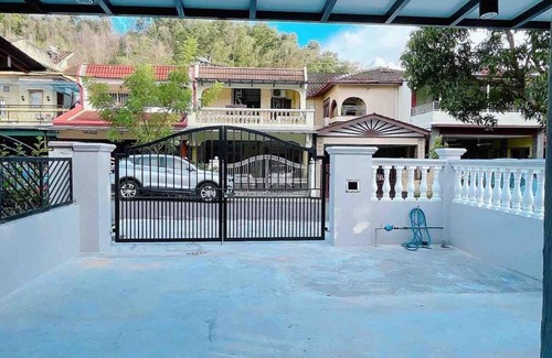 Cheras House | 100 m² House ∙ 3 bedrooms ∙ 10 guests