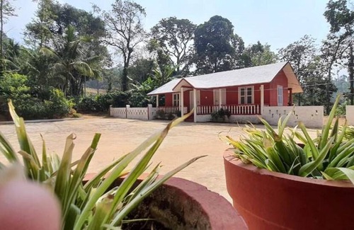 Madikeri House | 100 m² House ∙ 4 bedrooms ∙ 15 guests