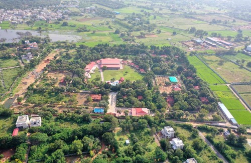 Hyderabad Resort | 104 m² Resort ∙ 10 guests