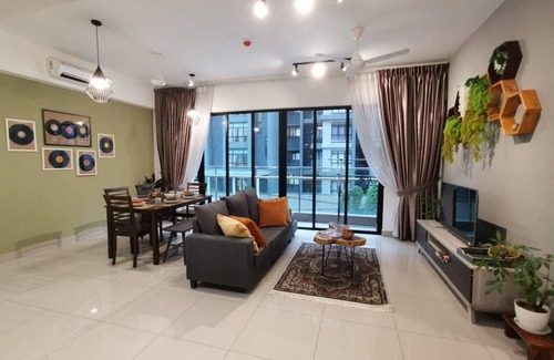 Shah Alam Apartment | 1126 m² Apartment ∙ 3 bedrooms ∙ 6 guests