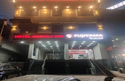 Tonk Road Hotel | 120 m² Hotel ∙ 3 guests