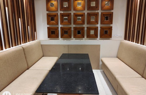 Jhansi Hotel | 120 m² Hotel ∙ 3 guests