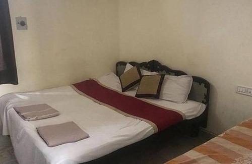 Jaipur District Hotel | 14 m² Hotel ∙ 3 guests