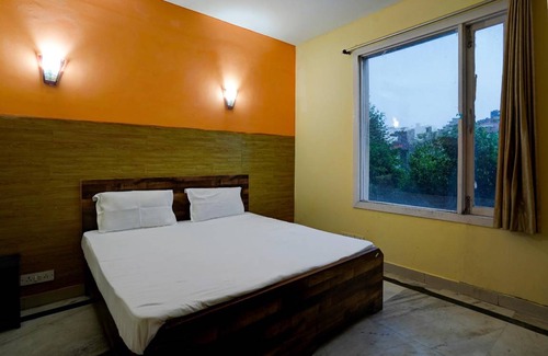 Noida Hotel | 14 m² Hotel ∙ 3 guests