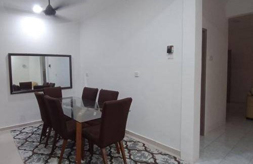 Sungai Buloh House | 148 m² House ∙ 4 bedrooms ∙ 16 guests