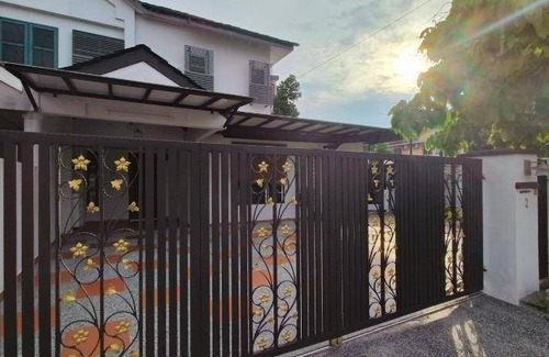 Usj 6 House | 150 m² Bungalow ∙ 4 bedrooms ∙ 15 guests
