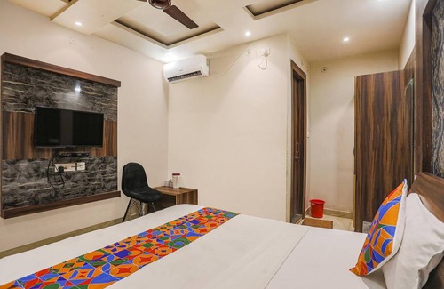 Phulpur Hotel | 150 m² Hotel ∙ 2 guests