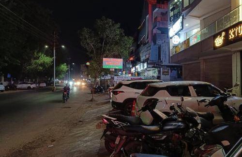 Vallabh Vidhyanagar Hotel | 160 m² Hotel ∙ 4 guests
