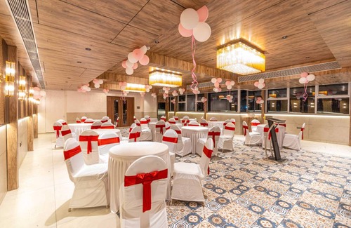 Thane West Hotel | 17 m² Hotel ∙ 4 guests