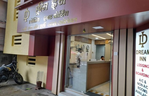 Thane West Hotel | 17 m² Hotel ∙ 2 guests