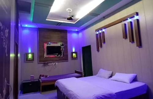 Naini Hotel | 18 m² Hotel ∙ 3 guests