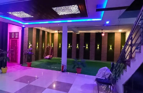 Naini Hotel | 18 m² Hotel ∙ 3 guests