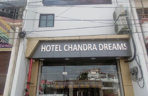 Varanasi Hotel | 18 m² Hotel ∙ 4 guests