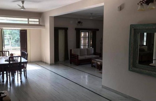Civil Lines Apartment | 180 m² Apartment ∙ 2 bedrooms ∙ 8 guests