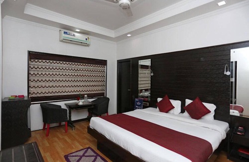 Civil Lines Hotel | 1938 m² Hotel ∙ 2 guests