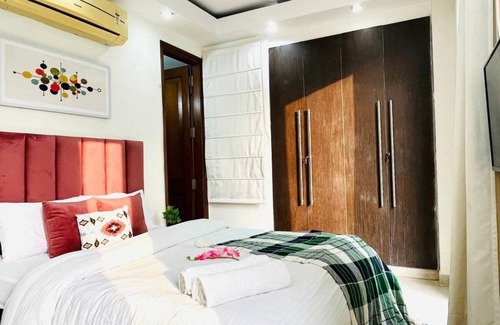 Sushant Lok Phase 1 Apartment | 195 m² Apartment ∙ 3 bedrooms ∙ 8 guests