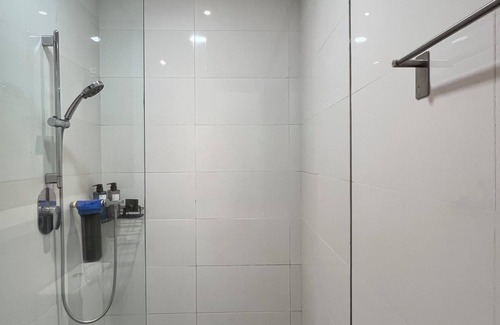 Mont Kiara House | 2 pax Arcoris Mont Kiara - near 163 mall, Publika