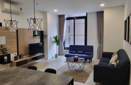 Mont Kiara House | 2 pax Arcoris Mont Kiara - near 163 mall, Publika