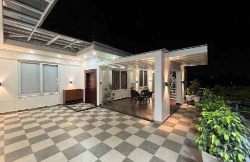 Varanasi House | 20 m² House ∙ 4 guests