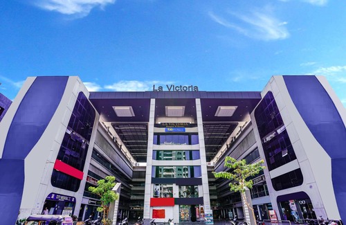 Surat Hotel | 200 m² Hotel ∙ 4 guests