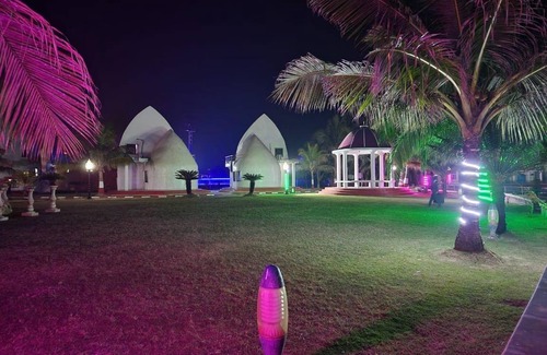 Mandarmani Hotel | 200 m² Hotel ∙ 4 guests
