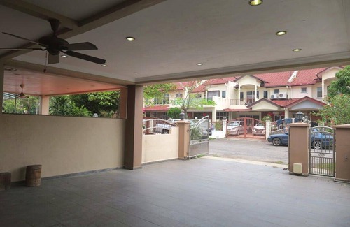 Bandar Puteri Puchong House | 2000 m² House ∙ 3 bedrooms ∙ 12 guests