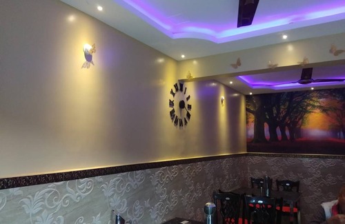 Dhanbad Hotel | 22 m² Hotel ∙ 4 guests