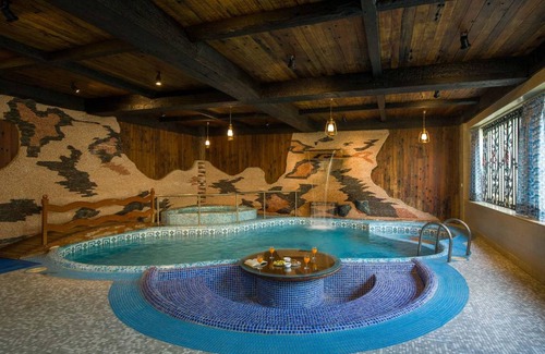 Sindhi Camp Villa | 282 m² Villa ∙ 8 bedrooms ∙ 24 guests