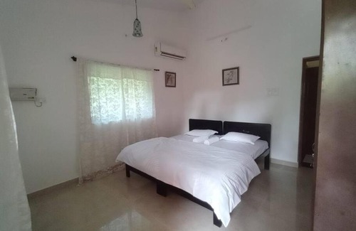 Candolim Apartment | 300 mts to beach 2 bhk with patios in candolim