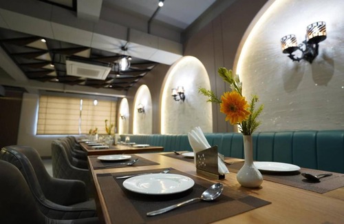 Dhanbad Hotel | 36 m² Hotel ∙ 4 guests