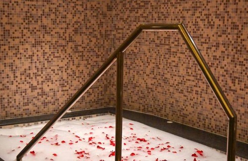 Visakhapatnam Hotel | 38 m² Hotel ∙ 4 guests