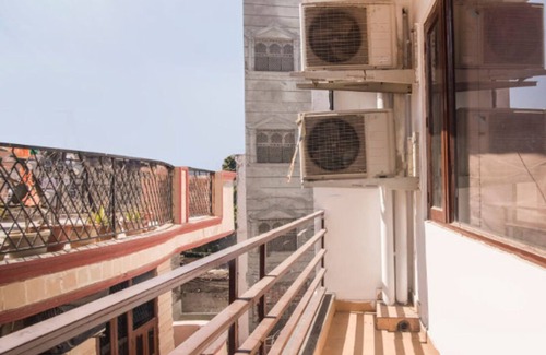 Sat Bari Apartment | 3BHK Apt. for Short/Long Stay at Chattarpur New Delhi
